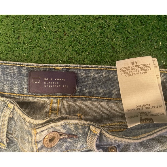 Levi’s bold curve classic straight leg low to mid rise light wash jeans - Picture 3 of 3